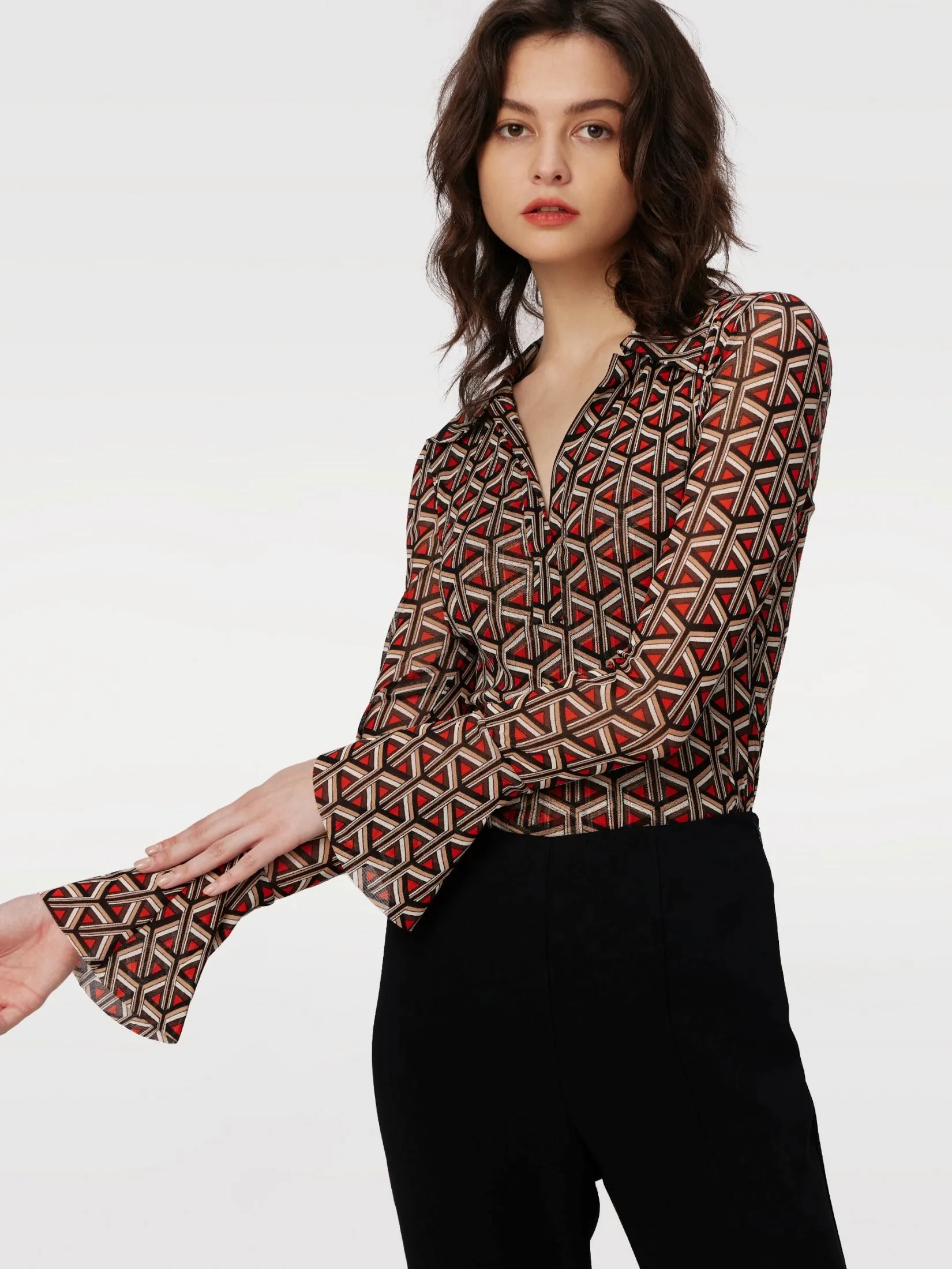 DVFMACKENZIE TOP STADIUM GEO RED