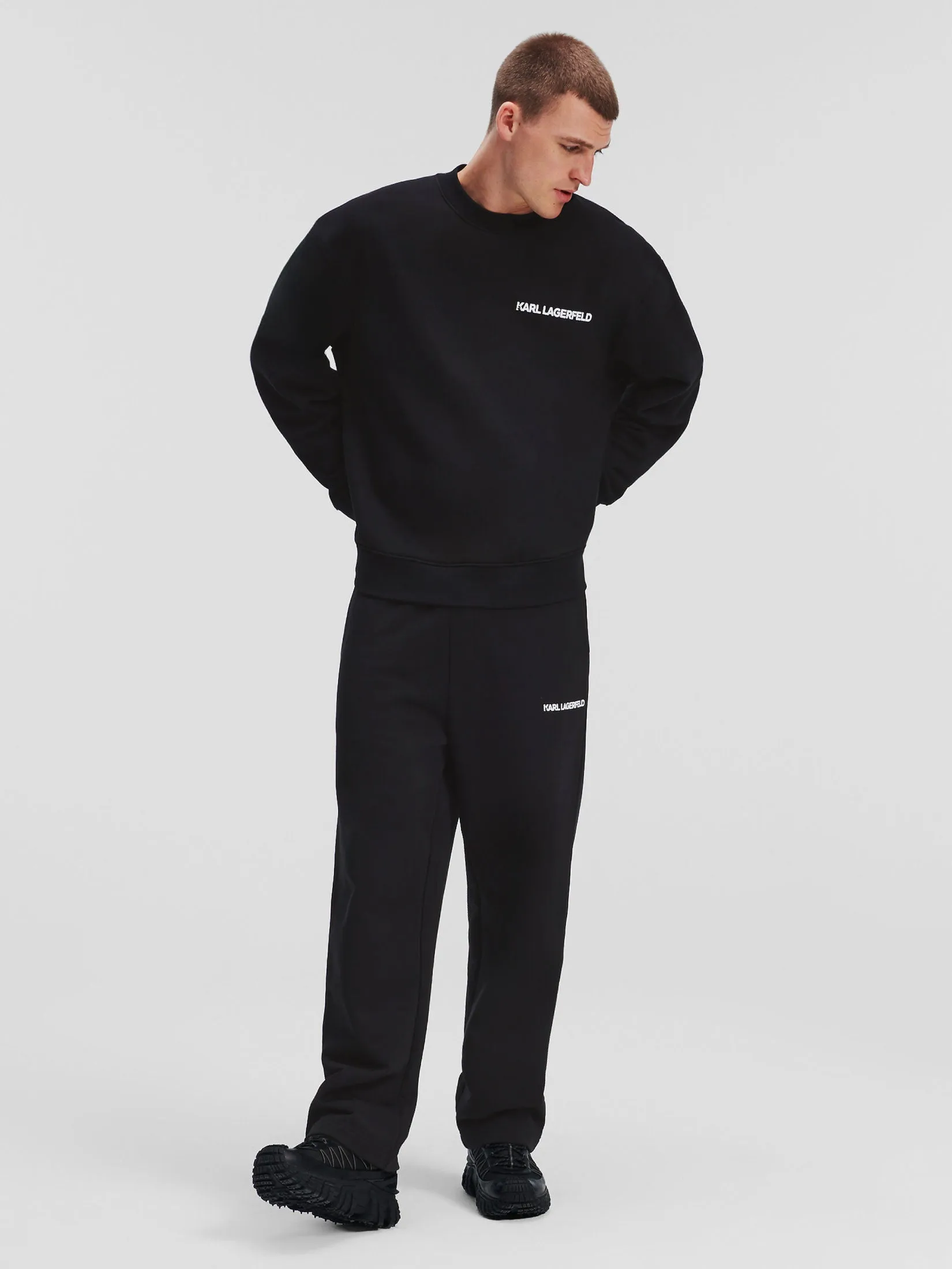 IKONIK 2.0 OUTLINE SWEATSHIRT