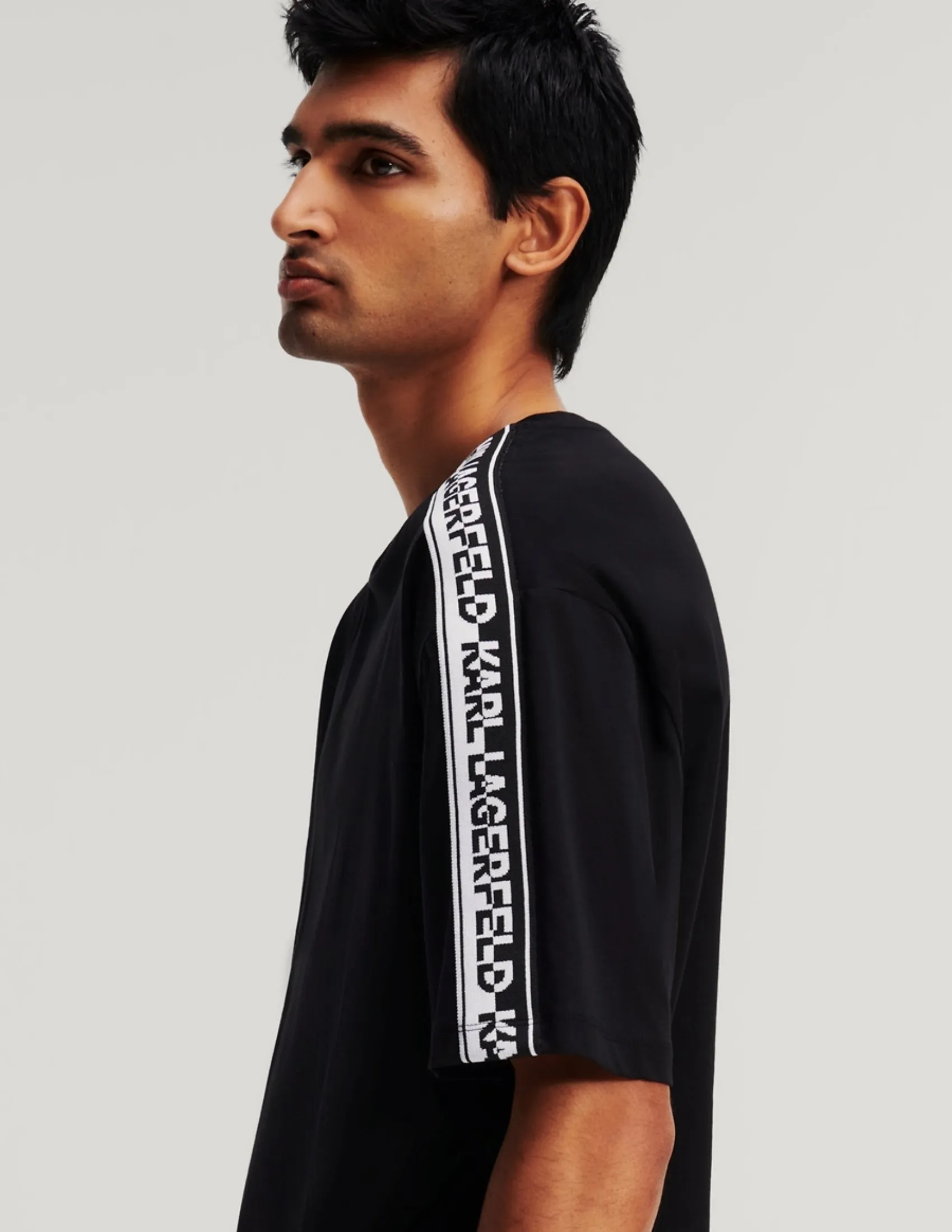 LOGO KNIT TAPE SLEEVE T-SHIRT BLACK