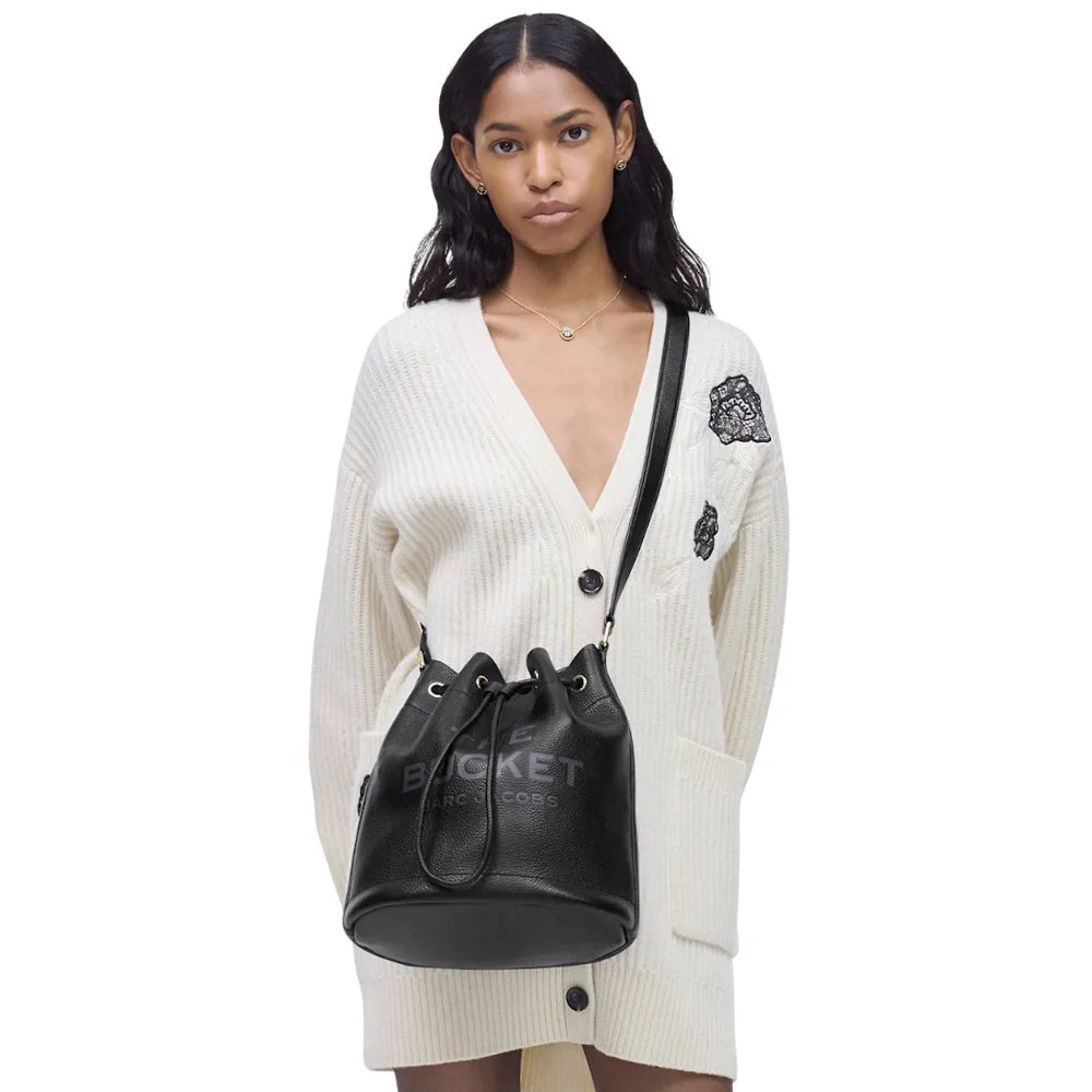 THE LEATHER LARGE BUCKET BAG
